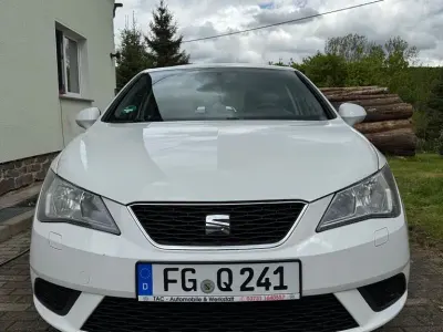 Używany Seat Ibiza 105 KM (77 kW) 2014 Biały Sedan/Limuzyna