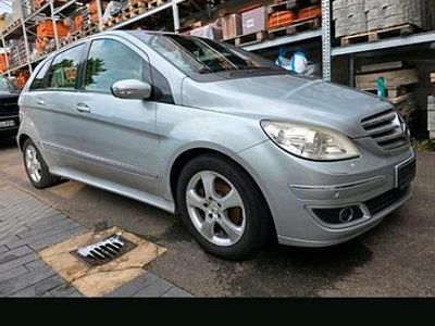 Mercedes B200