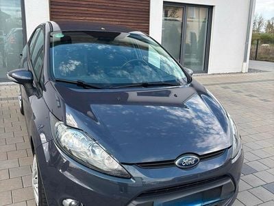 Gebraucht Ford Fiesta 80 PS (58 kW) 2012 Grau Limousine