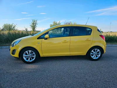 Gebraucht Opel Corsa Energy 101 PS (74 kW) 2014 Gelb Kleinwagen