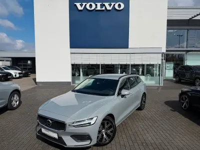 Gebraucht Volvo V60 Core 197 PS (144 kW) 2024 Grau Kombi