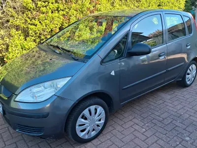 Gebraucht Mitsubishi Colt Invite 95 PS (69 kW) 2004 Grau Kleinwagen