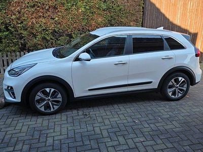 Gebraucht Kia Niro Spirit 150 kW (204 PS) 2022 Weiß SUV