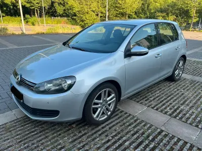 Gebraucht VW Golf VI 102 PS (75 kW) 2009 Silber Kleinwagen