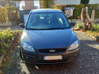 gebraucht Ford Focus Focus1.6 16V Trend