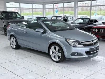 Gebraucht Opel Astra Edition 116 PS (85 kW) 2008 Silber Cabrio