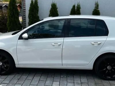 Gebraucht VW Golf VI Trendline 102 PS (75 kW) 2010 Weiß Kleinwagen