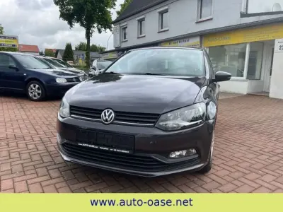 Gebraucht VW Polo Trendline 60 PS (44 kW) 2016 Kryptongrau metallic (metallic) Kleinwagen