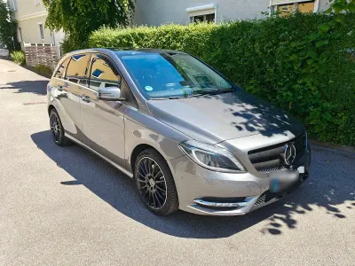 Gebraucht Mercedes B220 170 PS (125 kW) 2014 Grau Kleinwagen