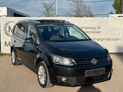 Begagnad VW Touran Style 105 HK (77 kW) 2011 Svart Minibuss