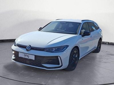 Second-hand VW Passat R-line 193 CP (141 kW) 2025 Alb Break
