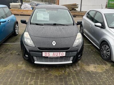 Schwarz Gebraucht 2011 Renault Clio II Kleinwagen | 3.499 €