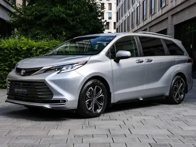Neu Toyota Sienna Platinum 245 PS (180 kW) 2026 Celestial silber metallic Van / Kleinbus