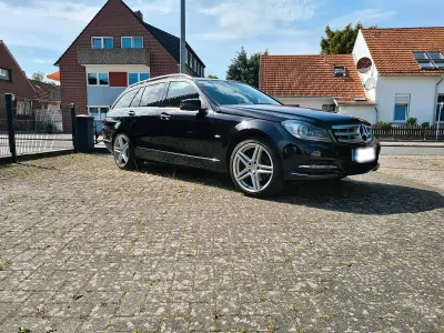 Gebraucht Mercedes C250 204 PS (150 kW) 2011 Schwarz Kombi