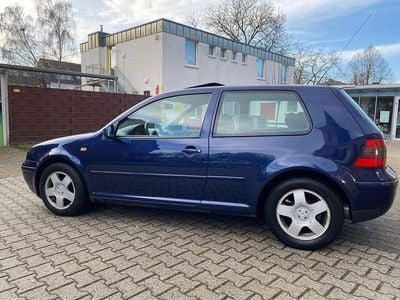 Blau Gebraucht 2000 VW Golf Basis Limousine | 799 €