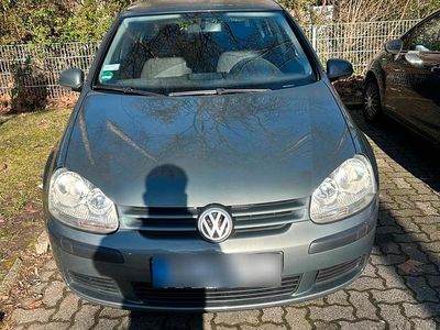 Gebraucht VW Golf V 75 PS (55 kW) 2004 Grün Kleinwagen