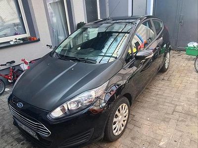Gebraucht Ford Fiesta 80 PS (58 kW) 2015 Schwarz Kleinwagen