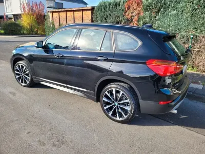 Używany BMW X1 Advantage 140 KM (102 kW) 2019 Czarny SUV