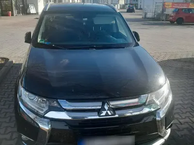 Gebraucht Mitsubishi Outlander 150 PS (110 kW) 2015 Schwarz SUV