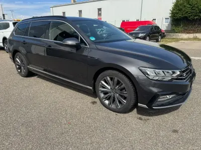 Gebraucht VW Passat R-line 150 PS (110 kW) 2022 Grau Kombi