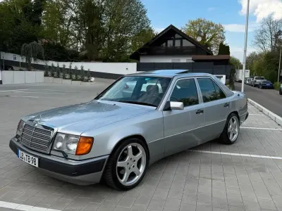 Gebraucht Mercedes E280 197 PS (144 kW) 1993 Silber Limousine