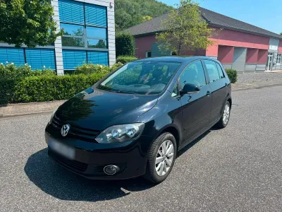 Gebraucht VW Golf VI 105 PS (77 kW) 2010 Schwarz Kleinwagen