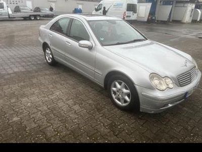 Gebraucht Mercedes C220 143 PS (105 kW) 2003 Silber Limousine