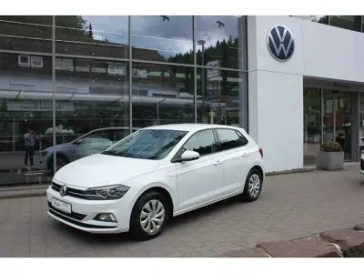 Gebraucht VW Polo Comfortline 95 PS (69 kW) 2017 Pure white Kleinwagen