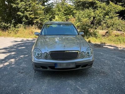 Mercedes E200