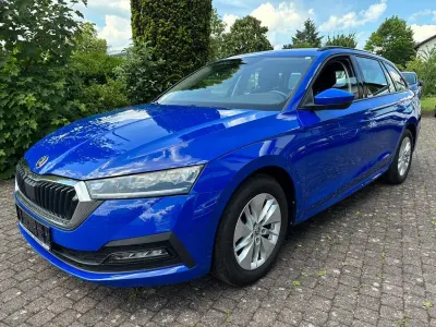 Gebraucht Skoda Octavia Ambition 110 PS (80 kW) 2022 Modra energy/energy blue Kombi