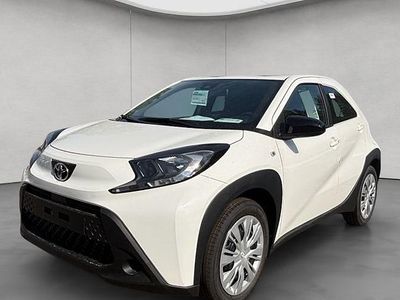 Neu Toyota Aygo X Business Edition 72 PS (52 kW) 2025 Weiß SUV