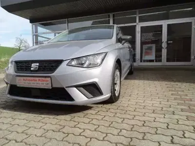Używany Seat Ibiza 80 KM (58 kW) 2019 Srebrny Sedan/Limuzyna