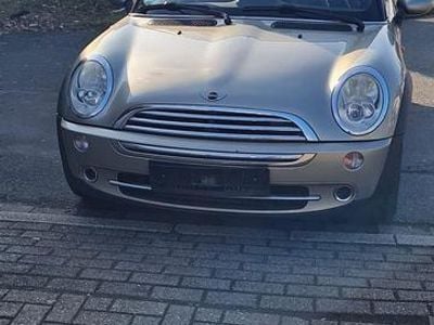 Second-hand Mini Cooper Cabriolet 116 CP (85 kW) 2008 Auriu Cabrio