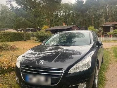 Gebraucht Peugeot 508 Allure 156 PS (114 kW) 2011 Schwarz Limousine