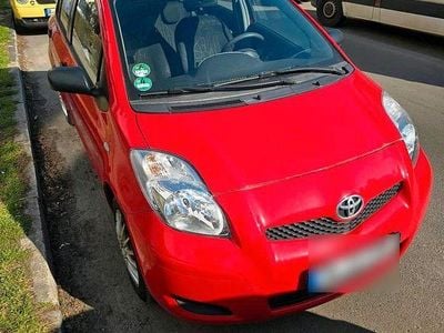 Gebraucht Toyota Yaris 69 PS (50 kW) 2010 Rot Kleinwagen