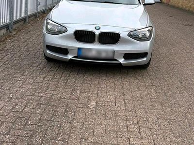 Second-hand BMW 118 170 CP (125 kW) 2014 Argintiu Hatchback