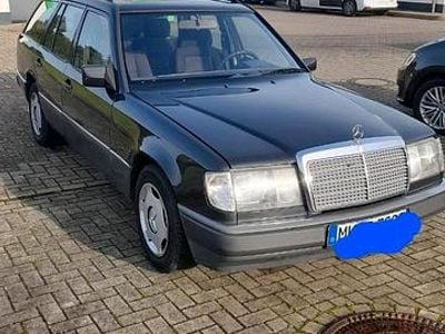 Usata Mercedes 200 118 CV (86 kW) 1992 Nero Station wagon