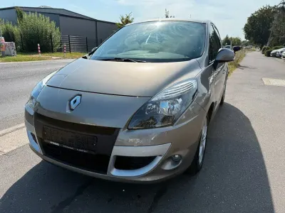 Gebraucht Renault Scénic Dynamique 131 PS (96 kW) 2011 Gold Van / Kleinbus