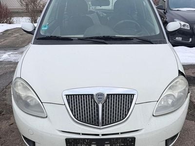 Weiß Gebraucht 2009 Lancia Ypsilon S Kleinwagen | 2.900 € (Fairer Preis)