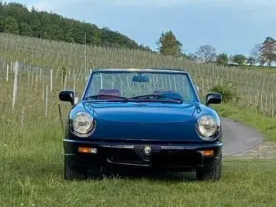 Gebraucht Alfa Romeo Spider 120 PS (88 kW) 1990 Schwarz Cabrio