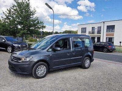 Grau Gebraucht 2020 VW Caddy Trendline Van / Kleinbus | 11.950 € (Fairer Preis)