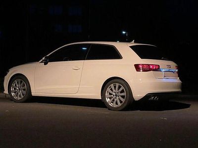 Weiß Gebraucht 2014 Audi A3 Ambiente Limousine | 11.800 € (Fairer Preis)