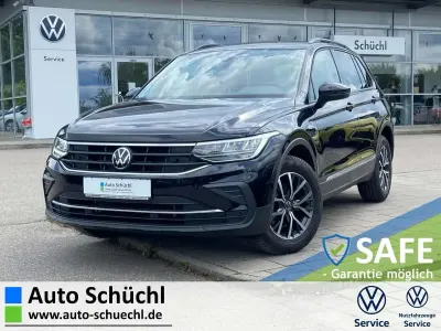 Gebraucht VW Tiguan Life 150 PS (110 kW) 2023 Schwarz SUV