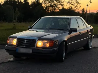Gebraucht Mercedes E230 136 PS (100 kW) 1991 Limousine