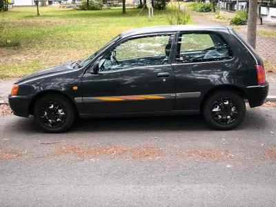Gebraucht Toyota Starlet 1996 Schwarz Kleinwagen