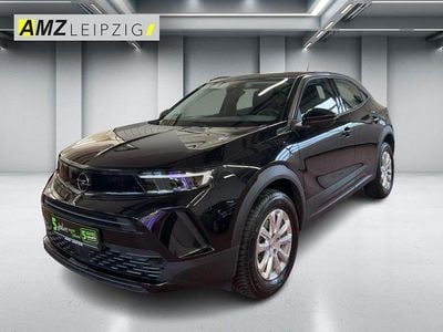 Gebraucht Opel Mokka Enjoy 131 PS (96 kW) 2023 Lackierung schwarz perla nera/typ aussen (metallic) SUV