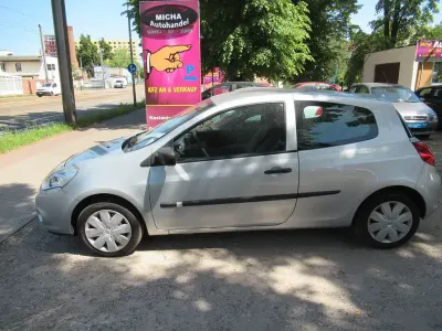 Gebraucht Renault Clio II Expression 75 PS (55 kW) 2009 Silber Limousine