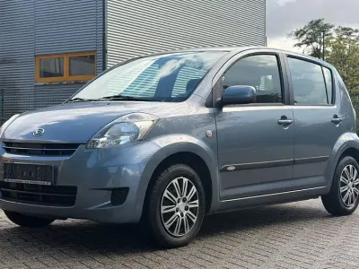Gebraucht Daihatsu Sirion 91 PS (66 kW) 2009 Grau Kleinwagen