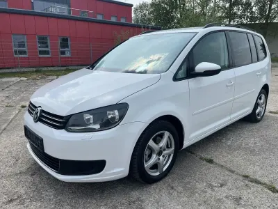 Gebraucht VW Touran Highline 105 PS (77 kW) 2012 Weiß Van / Kleinbus