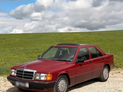 Gebraucht Mercedes 190 109 PS (80 kW) 1990 Rot Limousine